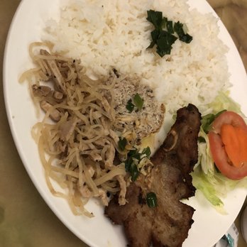Saigon's Restaurant - Pork chop rice plate - Vietnamese Near Me - Honolulu, Hawaii