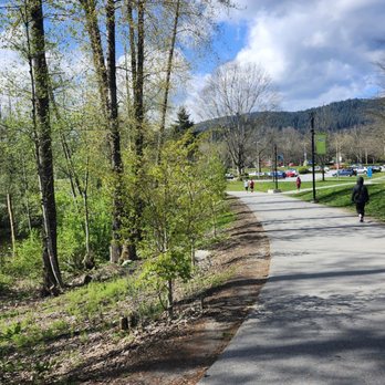 Lafarge Lake - Trail - Lakes Near Me - Coquitlam, British Columbia