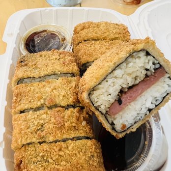 Da Kitchen Maui - Fried Spam musubis...not great, not bad - Hawaiian Near Me - Kihei, Hawaii