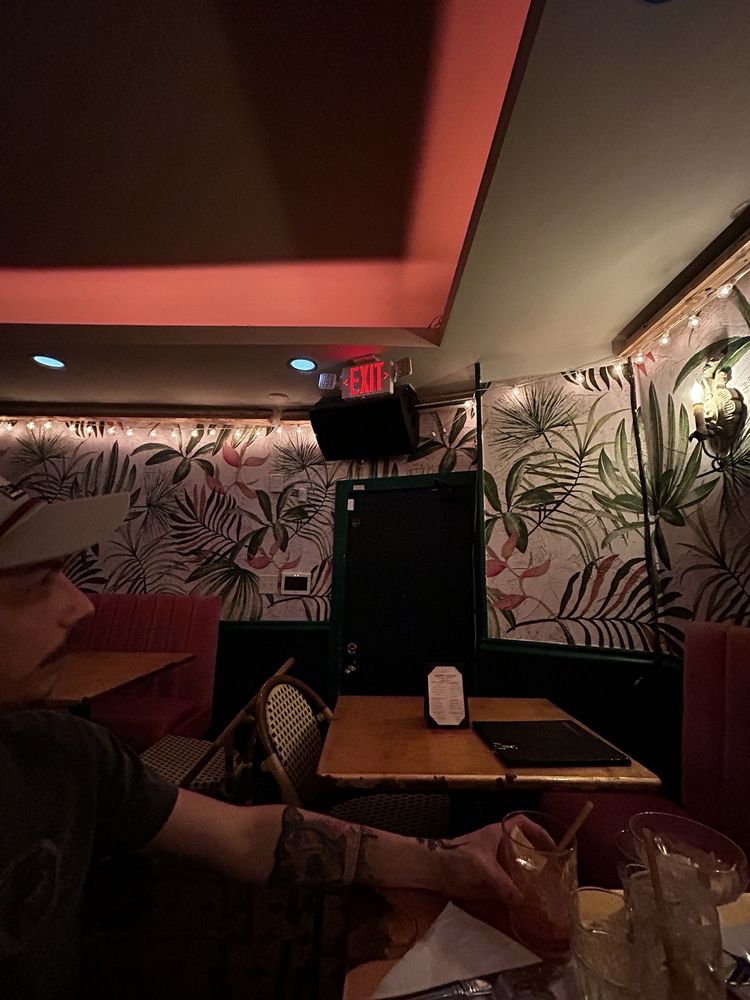 Round Corner Cantina