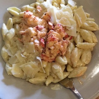 Side Street Cafe - Lobster Mac n Cheese - American Near Me - Bar Harbor, Maine