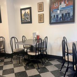 Hinkle's Sandwich Shop - Indoor Seating