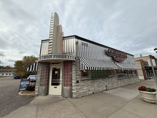 Convention Grill by null