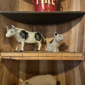 Virgil's Real BBQ - Decor - Barbeque Near Me - New York, New York Virgil's Real BBQ - Decor - Barbeque Near Me - New York, New York