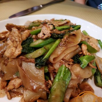 Sisters Thai - Pad see eww - Thai Near Me - Fairfax, Virginia Sisters Thai - Pad see eww - Thai Near Me - Fairfax, Virginia
