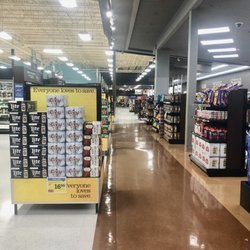 Market 32 - Price Chopper - Market 32 Schenectady NY. Remodeled, but not the cleanest, not the best.
