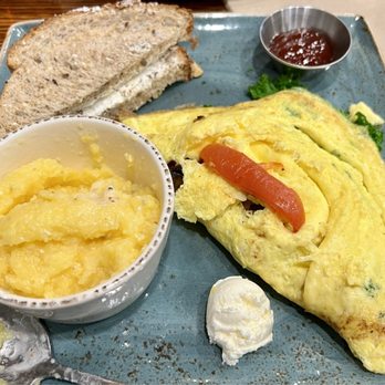 First Watch - Veggie omelet with toast and grits - Breakfast & Brunch Near Me - Johnson City, Tennessee