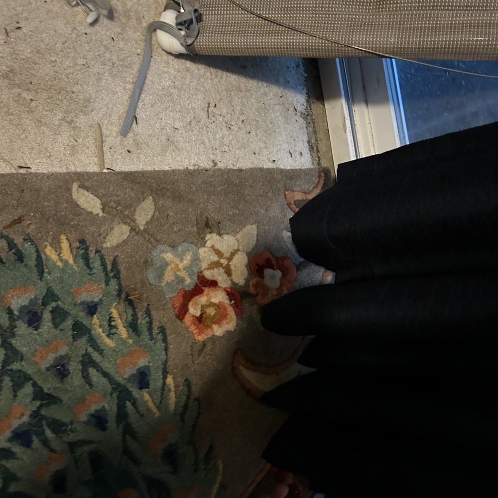 Louis Auto Glass - Debris on carpet. - Auto Glass Services Near Me - Lynden, Washington