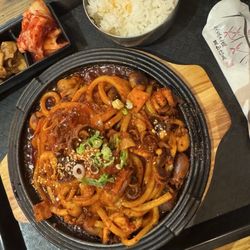 Market Eatery - Stir-fried Udon Webfoot Octopus