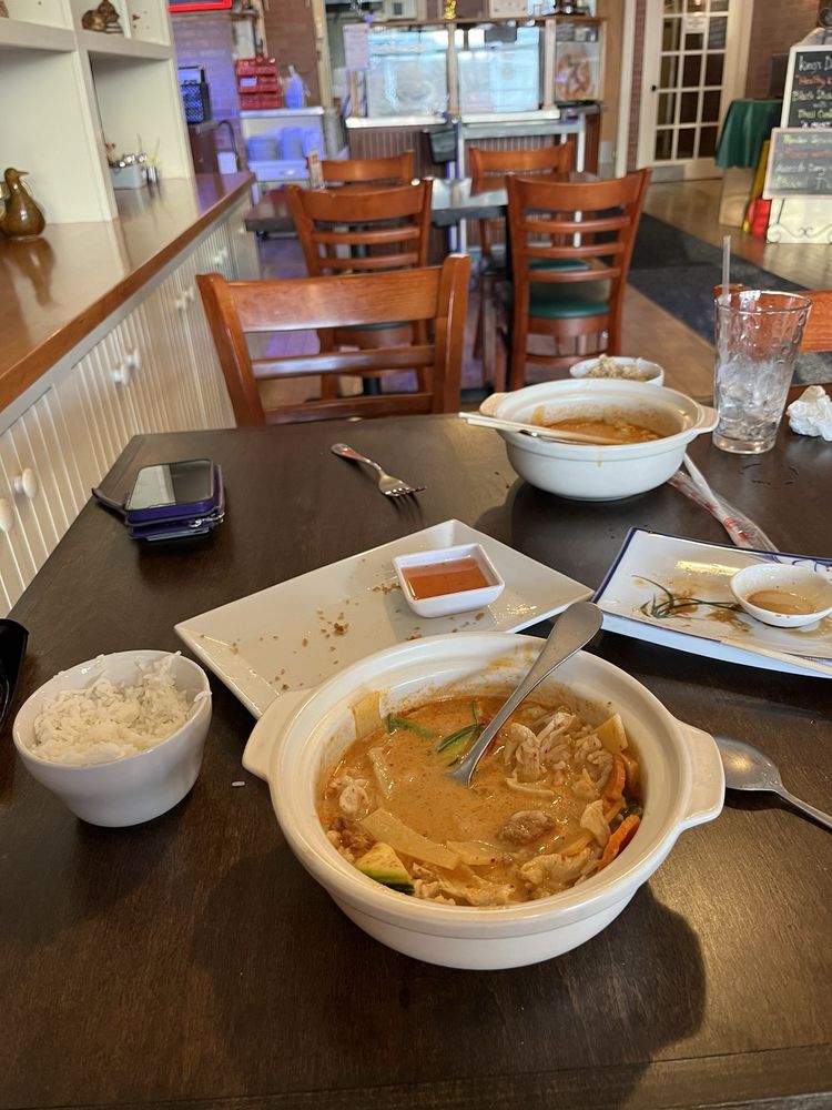 Thai House Restaurant Logo