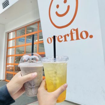 Overflo. - Cookie Shake (left)  Passion fruit Ade (right) - Desserts Near Me - Buena Park, California