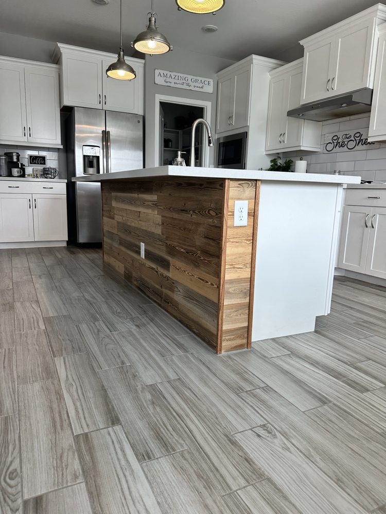 Slide of Wall To Wall Handyman Services