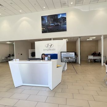Earnhardt Hyundai San Tan - San Tan Hyundai Sales Floor - Auto Repair Near Me - Gilbert, Arizona Earnhardt Hyundai San Tan - San Tan Hyundai Sales Floor - Auto Repair Near Me - Gilbert, Arizona
