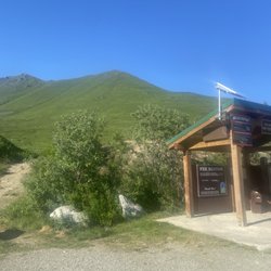 Fishhook Trailhead - The starting point. Bathrooms located to the right.
