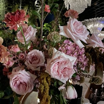 Lutie’s - Beautiful fresh flower arrangements - Modern European Near Me - Austin, Texas