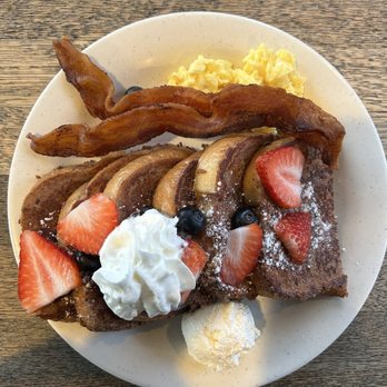Freddy's Cafe - French Toast - Cafes Near Me - Houston, Texas