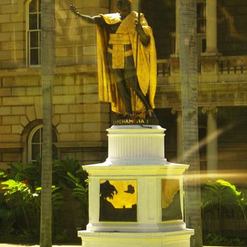 Waikiki Trolley - King Kamehameha Statue - Bus Tours Near Me - Honolulu, Hawaii