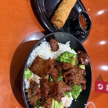 Pei Wei Asian Kitchen - Beef and Broccoli and egg roll - Chinese Near Me - Las Vegas, Nevada Pei Wei Asian Kitchen - Beef and Broccoli and egg roll - Chinese Near Me - Las Vegas, Nevada