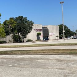 West Oaks Mall - Empty parking lot