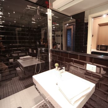 App Condotti - bathroom 1 - Vacation Rentals Near Me - Rome, RM