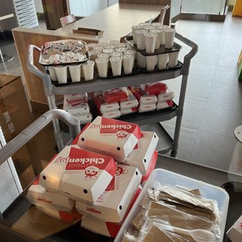 Jollibee - Bring it!! - Fast Food Near Me - Iloilo City, ILI