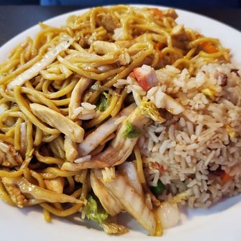 China House - Chicken Lo Mein - Chinese Near Me - Chambersburg, Pennsylvania China House - Chicken Lo Mein - Chinese Near Me - Chambersburg, Pennsylvania