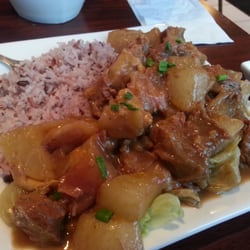 Gufang Nourishing Stew House - Short rib with daikon stew!