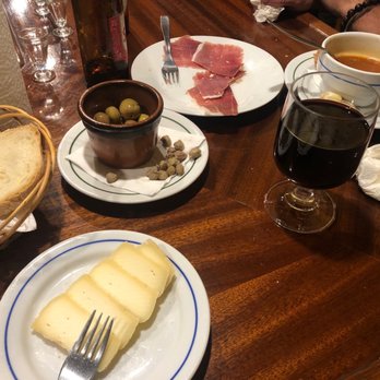 Restaurante O Alberto - Killer late night snacks (cheese, bread, jamón & tomate) - Seafood Near Me - Lagos, 08