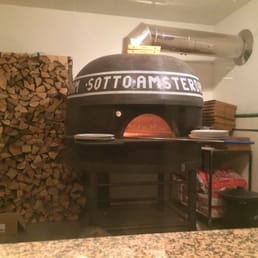 Thé pizza oven, of course ! Thé pizza oven, of course !