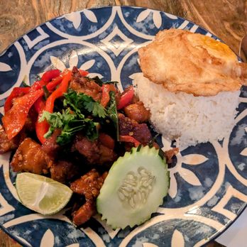 Saranrom Thai - crispy pork with basil (lunch special) w fried egg - Thai Near Me - Elmhurst, New York