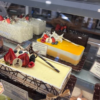 Breka Bakery & Cafe - Cafes Near Me - Vancouver, British Columbia