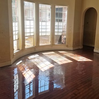 Water Damage Repair Tech - Damage Restoration Near Me - Georgetown, Texas