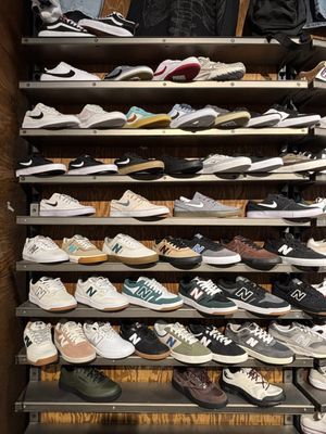 DICK'S Sporting Goods by null