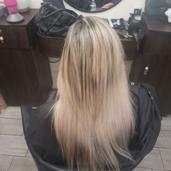 Seaside Salon - After getting my roots highlighted