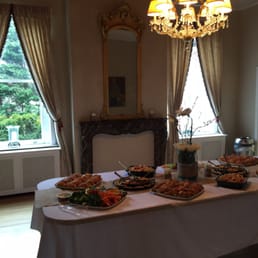 Beautiful and charming. So, many rooms to chose from.