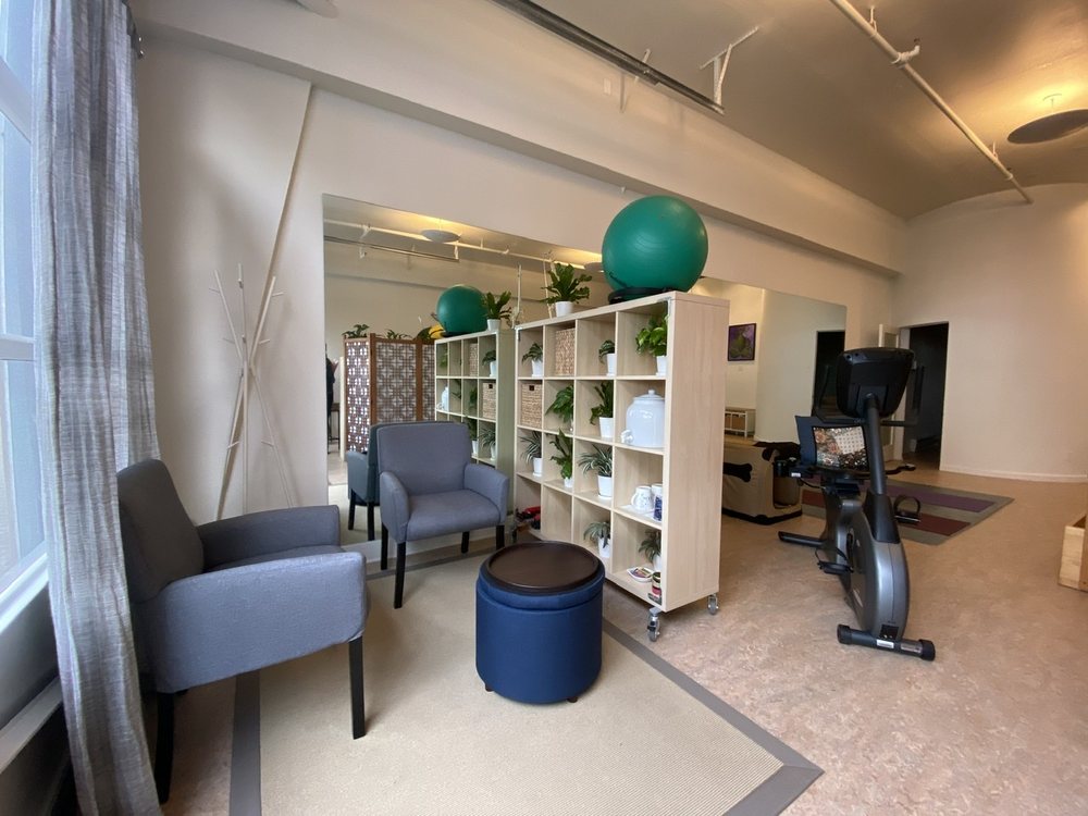 Flow Physical Therapy Logo