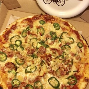 Upper Crust Pizzeria - Boston style pizza the 'UnCommon' from Upper Crust Pizza shop in Beverly Hills. Added jalapeños - Pizza Near Me - Beverly Hills, California Upper Crust Pizzeria - Boston style pizza the 'UnCommon' from Upper Crust Pizza shop in Beverly Hills. Added jalapeños - Pizza Near Me - Beverly Hills, California