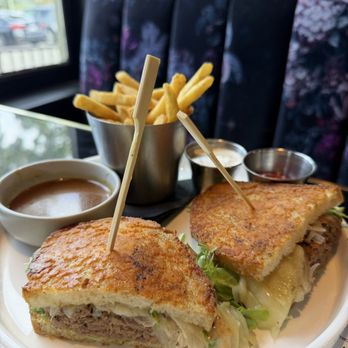 Story - Short rib grilled cheese - New American Near Me - Anaheim, California Story - Short rib grilled cheese - New American Near Me - Anaheim, California