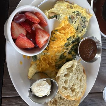 Craft Grill Breakfast Club - Garden veggie omelette - Breakfast & Brunch Near Me - Tomball, Texas