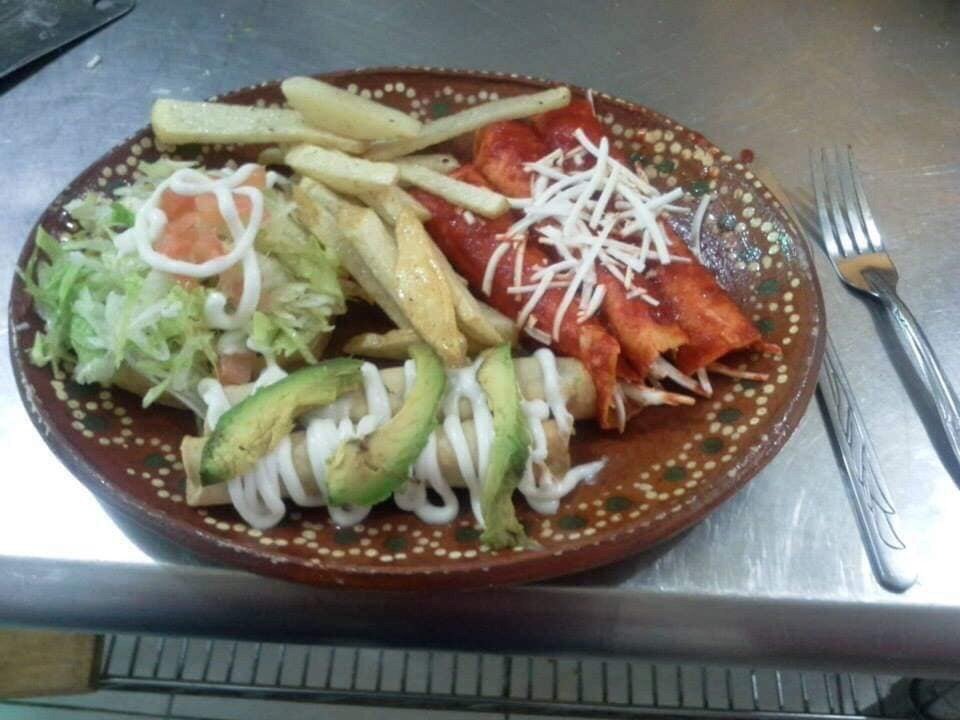 Los Molkajetes