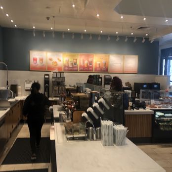Starbucks - Coffee & Tea Near Me - St Louis, Missouri