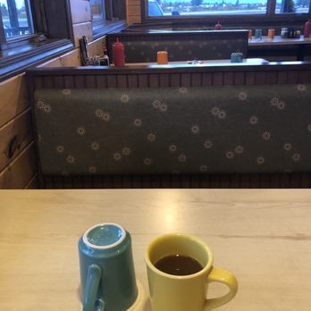 Noisy Goose Cafe - Colorful mugs and early morning mountain views - American Near Me - Palmer, Alaska Noisy Goose Cafe - Colorful mugs and early morning mountain views - American Near Me - Palmer, Alaska