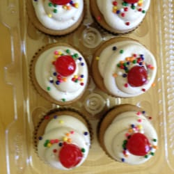 Just Cupcakes - root beer float cupcakes