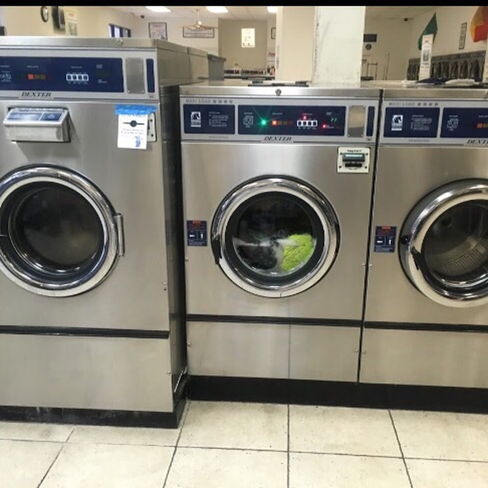 Community Laundry - Big washers, medium washers, small washers, dryers...yeah, most don't work. You can't even buy a laundry card. - Laundry Services Near Me - Los Angeles, California