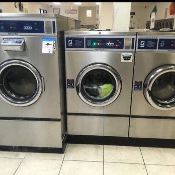 Community Laundry - Big washers, medium washers, small washers, dryers...yeah, most don't work. You can't even buy a laundry card. - Laundry Services Near Me - Los Angeles, California