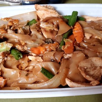 Thai Thai Villa - Pad Kee Mao (Drunken Noodles) $13 lunch Special - Thai Near Me - Huntington, New York Thai Thai Villa - Pad Kee Mao (Drunken Noodles) $13 lunch Special - Thai Near Me - Huntington, New York