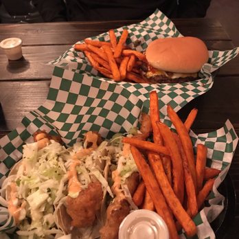 Chase the Taste - Green Chile Cheese Burger and Beer Battered Fish Tacos - New American Near Me - El Paso, Texas