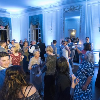 Luke Renchan Entertainment Inc - Uplighting at Glen Manor - DJs Near Me - Tiverton, Rhode Island