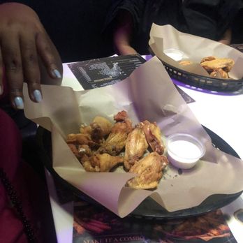Mic Drop Social - 8/pieces Lemon pepper wings! - Dance Clubs Near Me - Missouri City, Texas