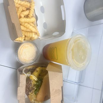Shake Shack Jackson Heights - Fast Food Near Me - Jackson Heights, New York